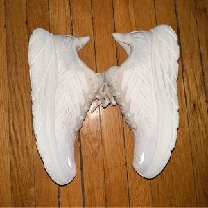 Hoka Clifton 8 White. Size US Women’s 7.5